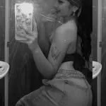 Petisa y tetona hermosa image 2