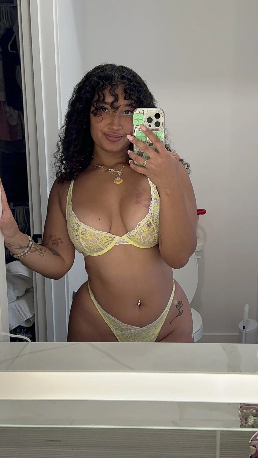 Thick Ebony slut exposed image 7