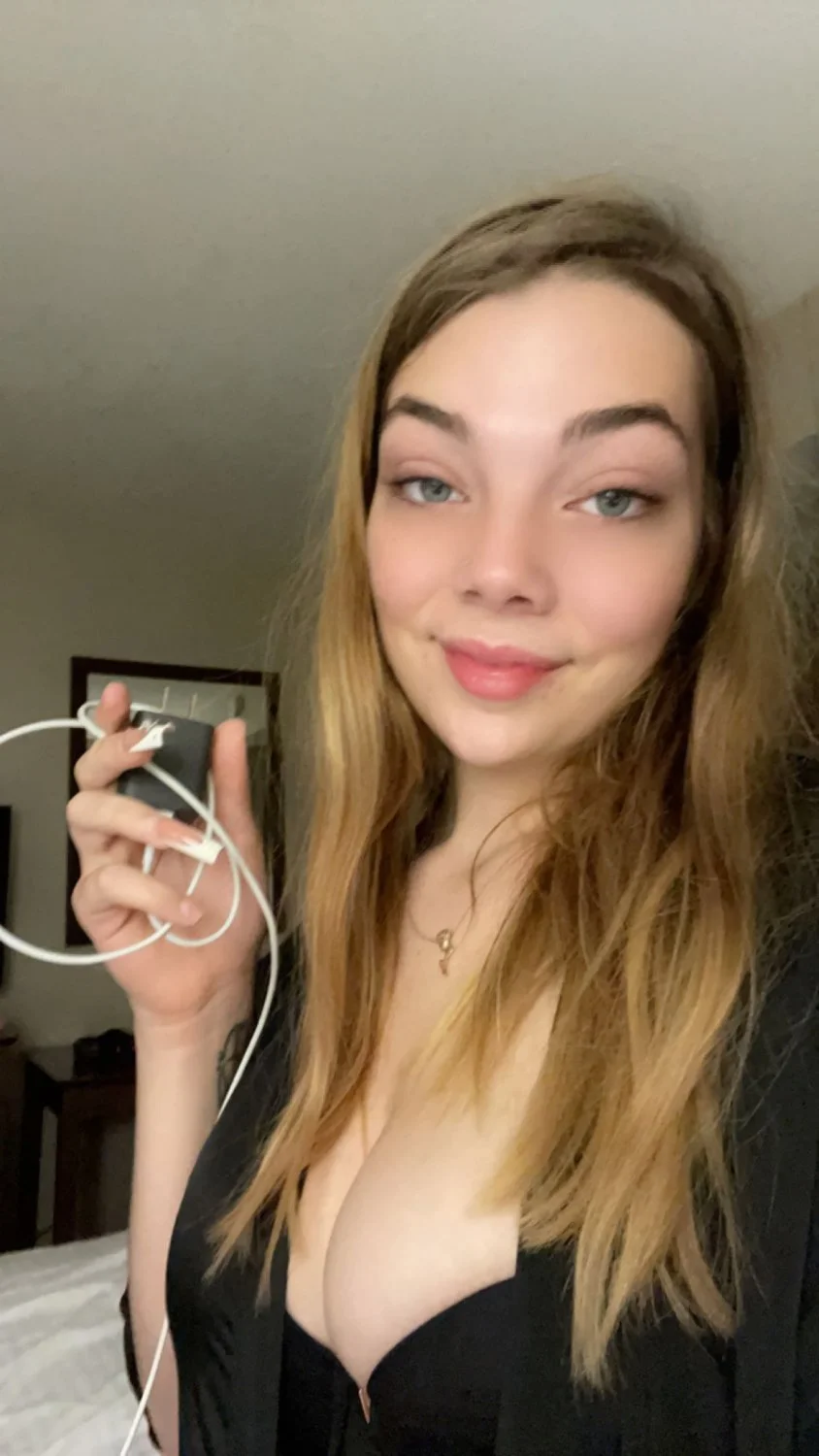 She wants everyone to admire her image 3