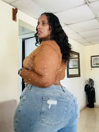 TaLl th1cK d0mincAn bBw b00ty ! cover image