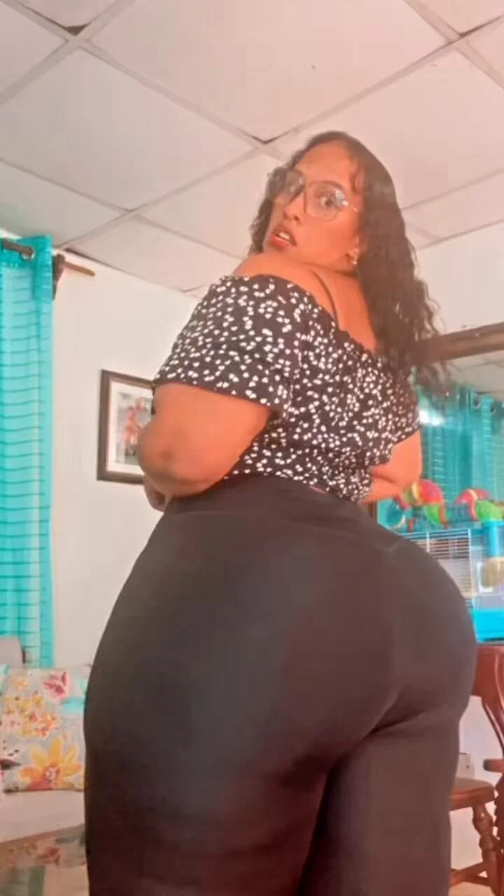 TaLl th1cK d0mincAn bBw b00ty ! image 2