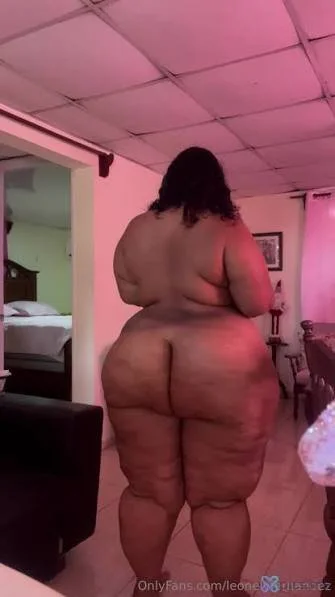 TaLl th1cK d0mincAn bBw b00ty ! image 26