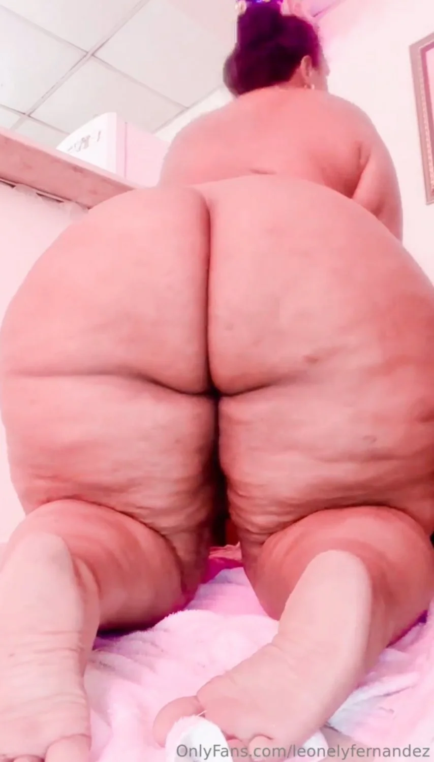 TaLl th1cK d0mincAn bBw b00ty ! image 45