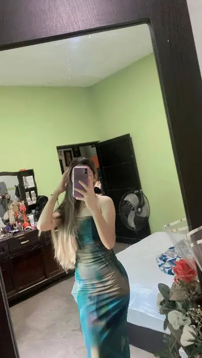 Julia. California 22 Años 🥵 cover image