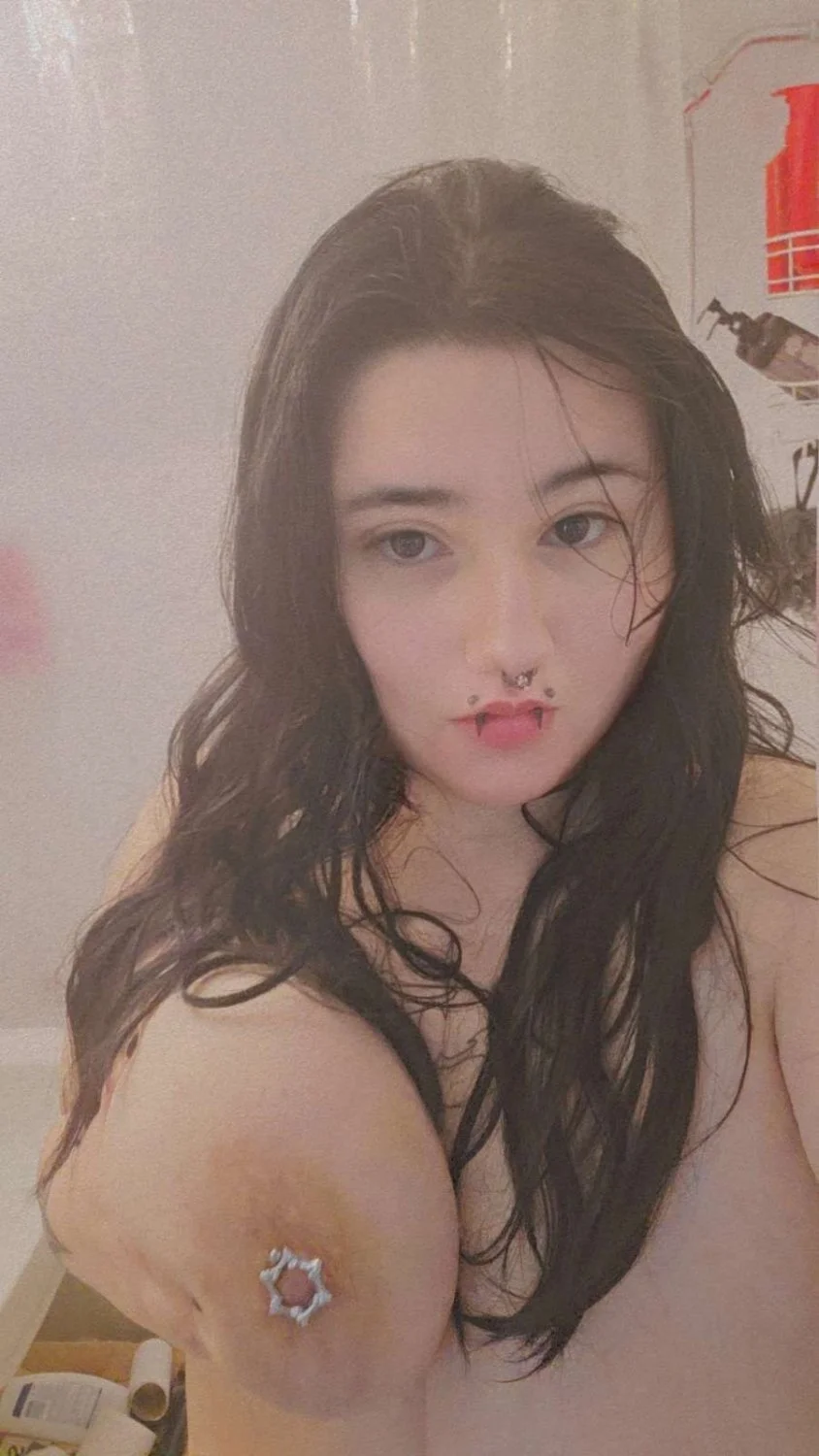 Meet the newest addition to the stable: Naomi, 23. Kik me at OGBullKing for same. image 1