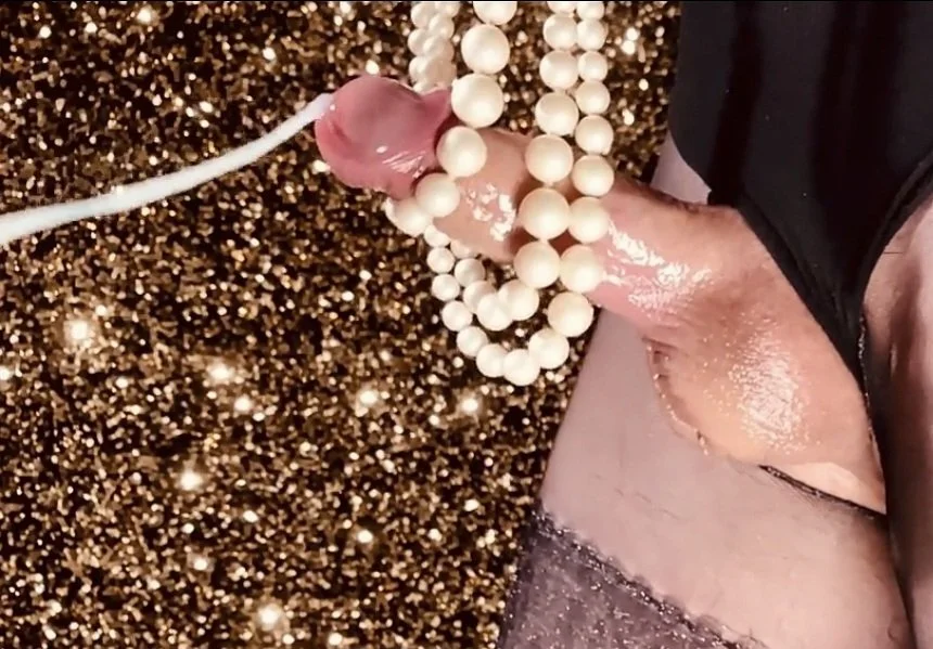 AmyBeau found a new use for pearls 💦🔥 image 3