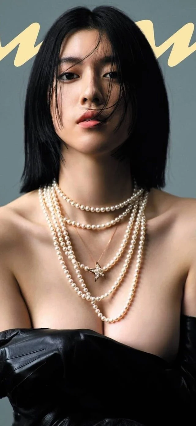 Ayaka Miyoshi 三吉彩花 image 27