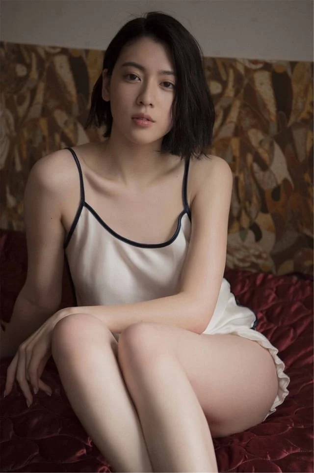 Ayaka Miyoshi 三吉彩花 image 29