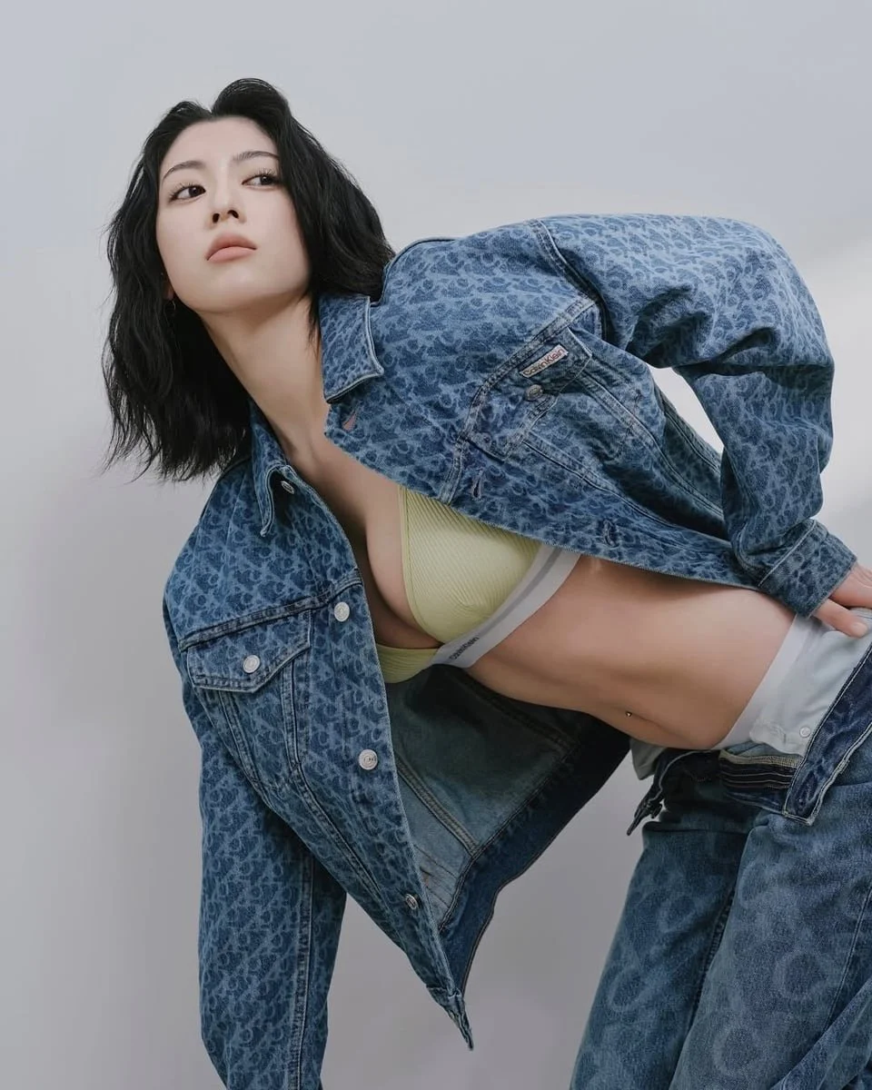 Ayaka Miyoshi 三吉彩花 image 7