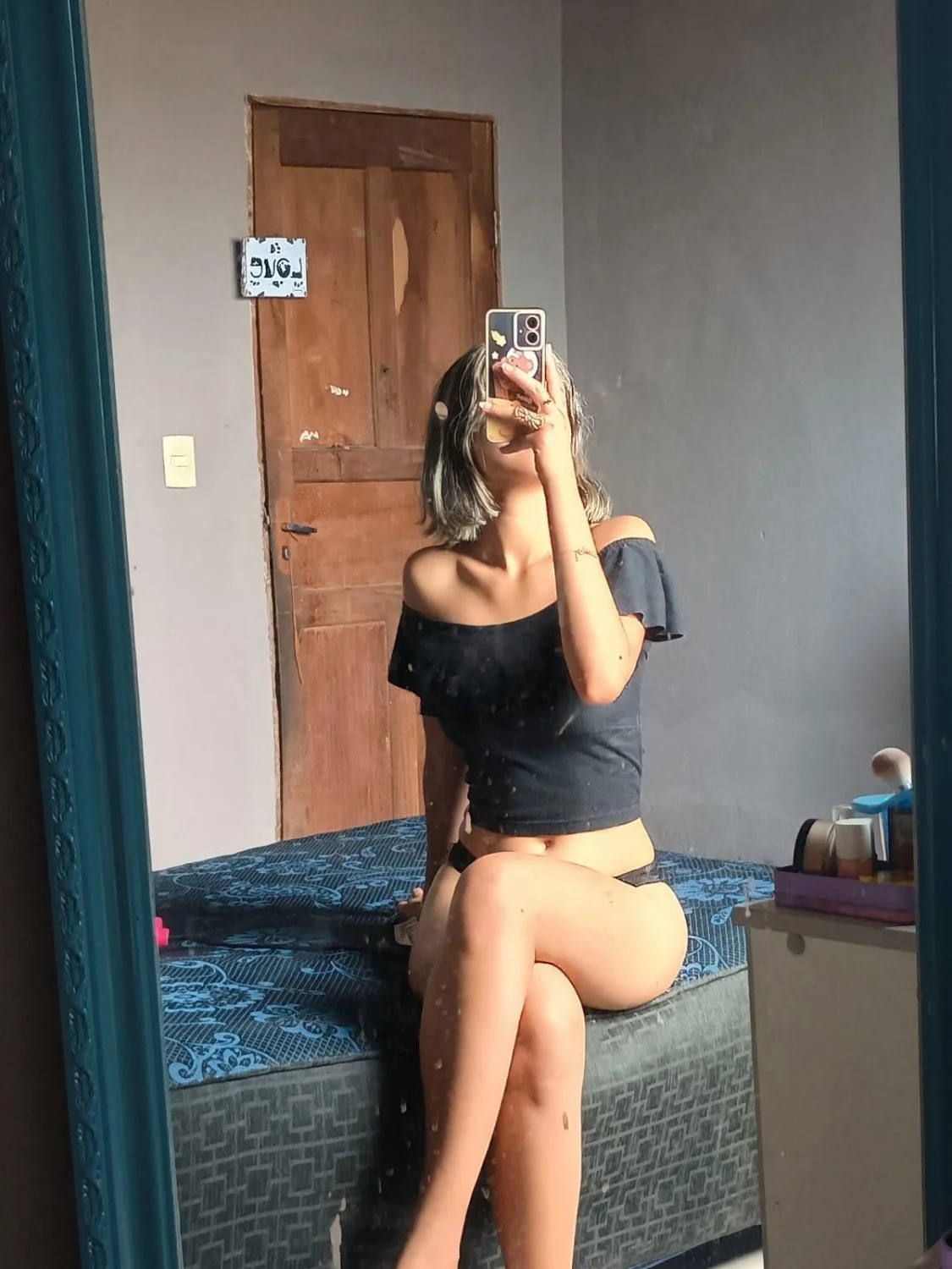 Loirinha gostosa magrinha da bunda e peitos grandes image 2