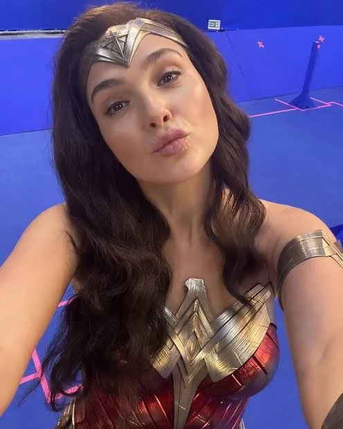 Gal gadot Wonder bitch image 6