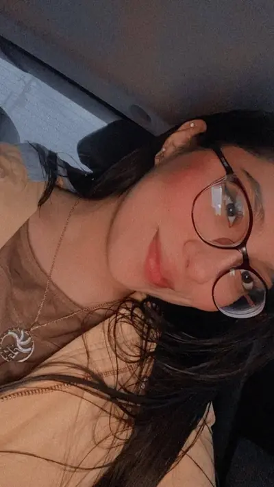 Novinha safada mandou nudes pro namorado e o corno pediu pra vazar tudo cover image