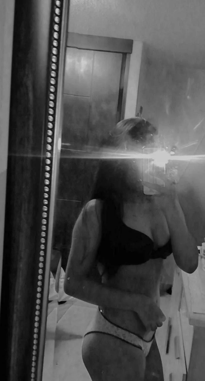 Novinha safada mandou nudes pro namorado e o corno pediu pra vazar tudo image 4