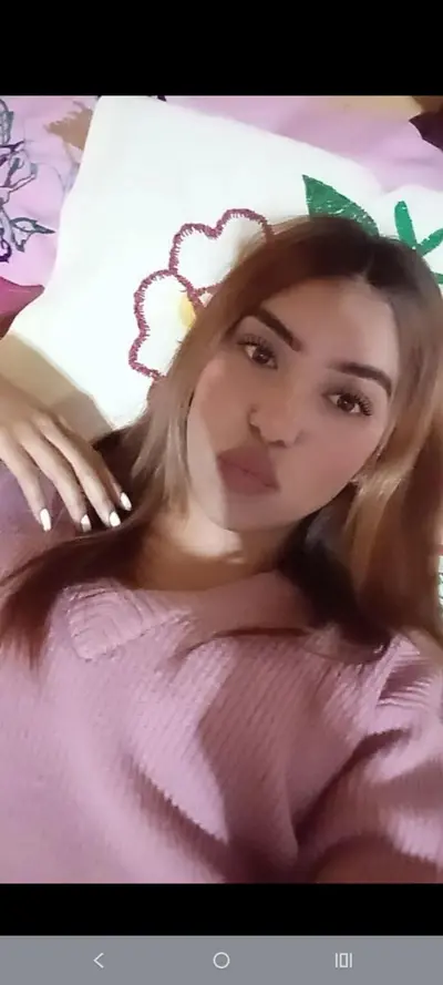 Más de esta flaquita apenas legal 🥵 cover image