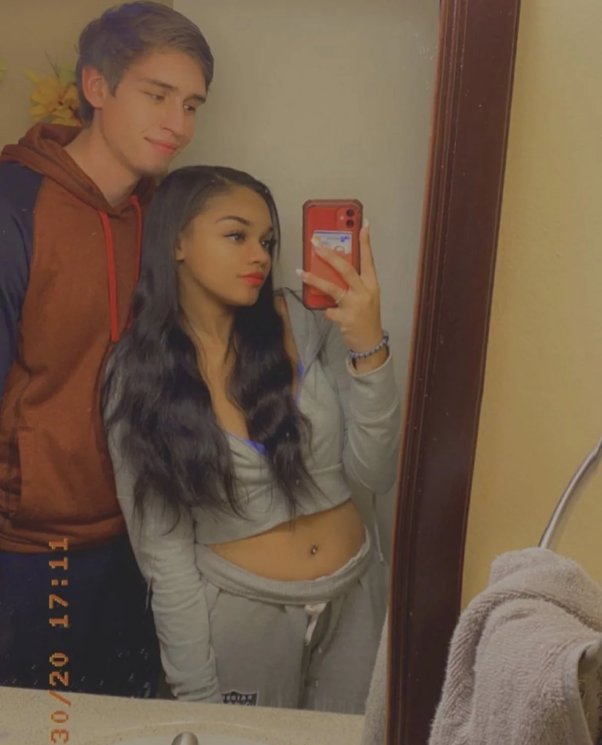 MY FRIENDS GIRLFRIEND😝 image 2