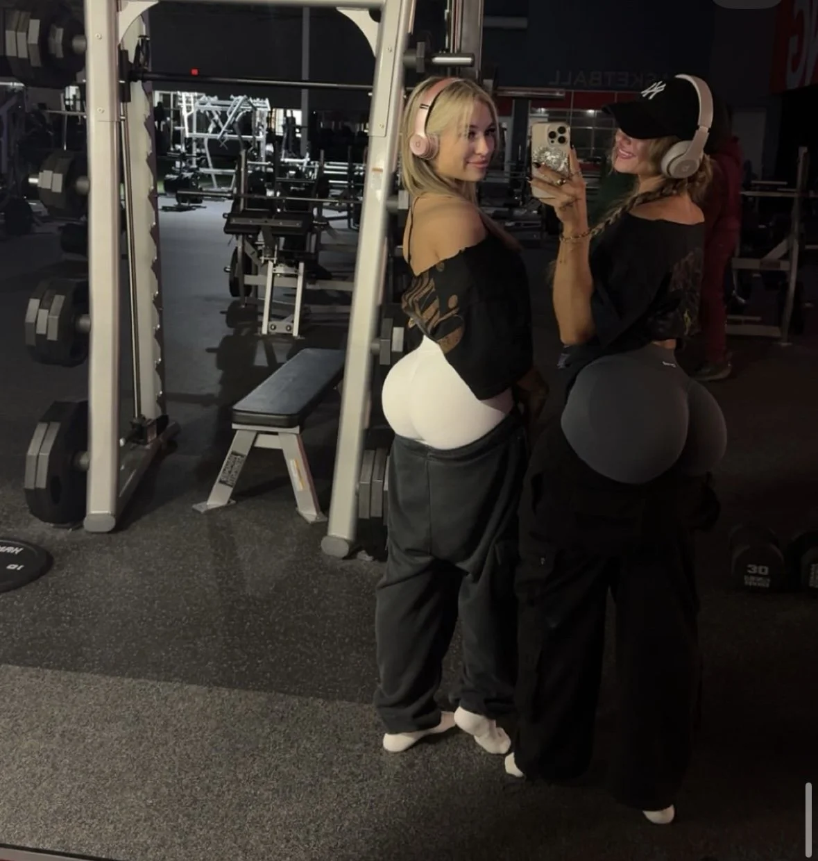 Hall of fame gym pawg image 12