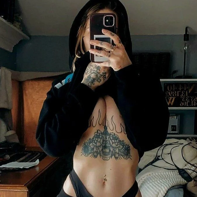 Victoria Salvatore from Canada image 29