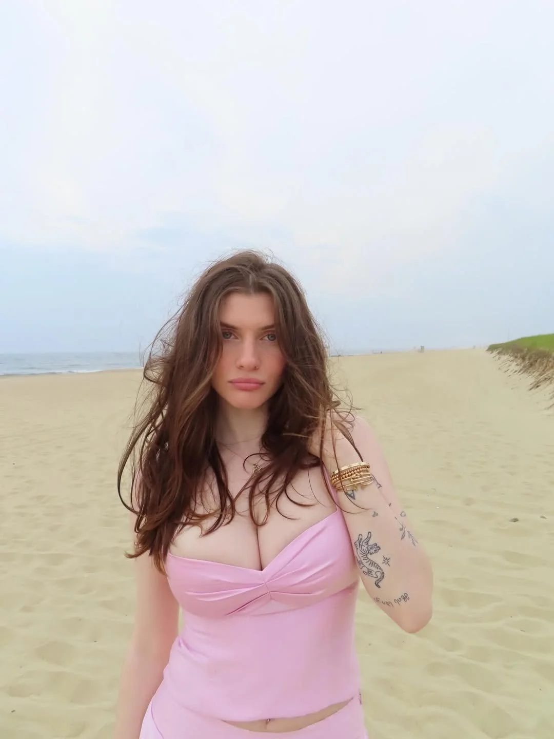 Carly ig model image 5