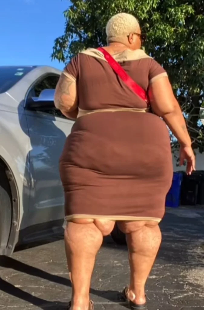 BBw AunTy g0t A B1G oL butT !! image 11