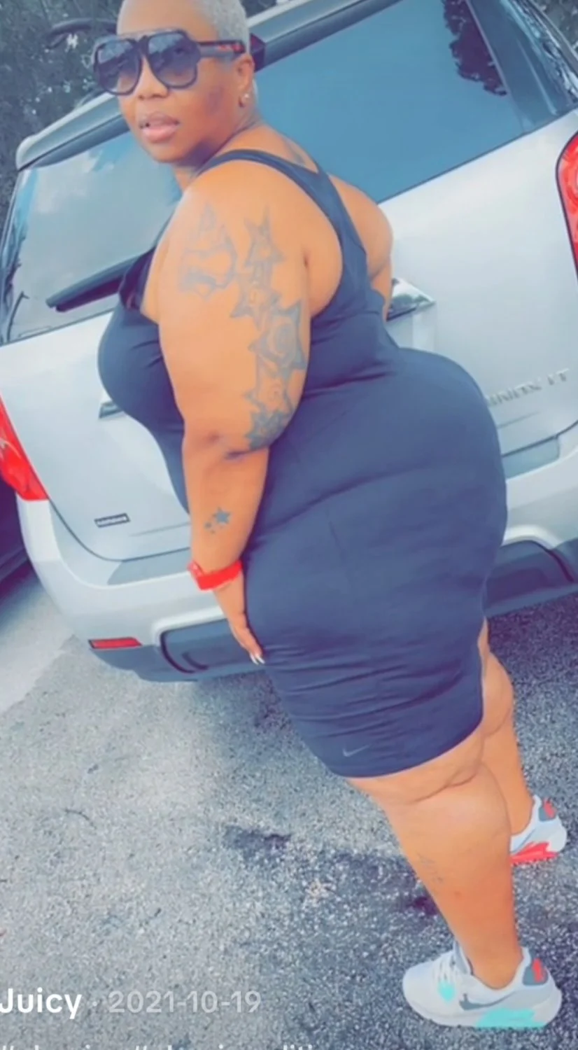 BBw AunTy g0t A B1G oL butT !! image 3
