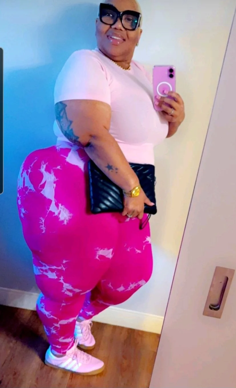 BBw AunTy g0t A B1G oL butT !! image 5