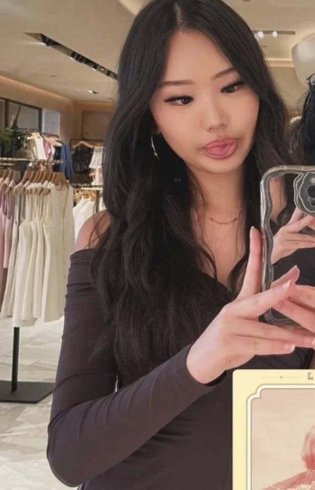 Asian irl Elena image 2