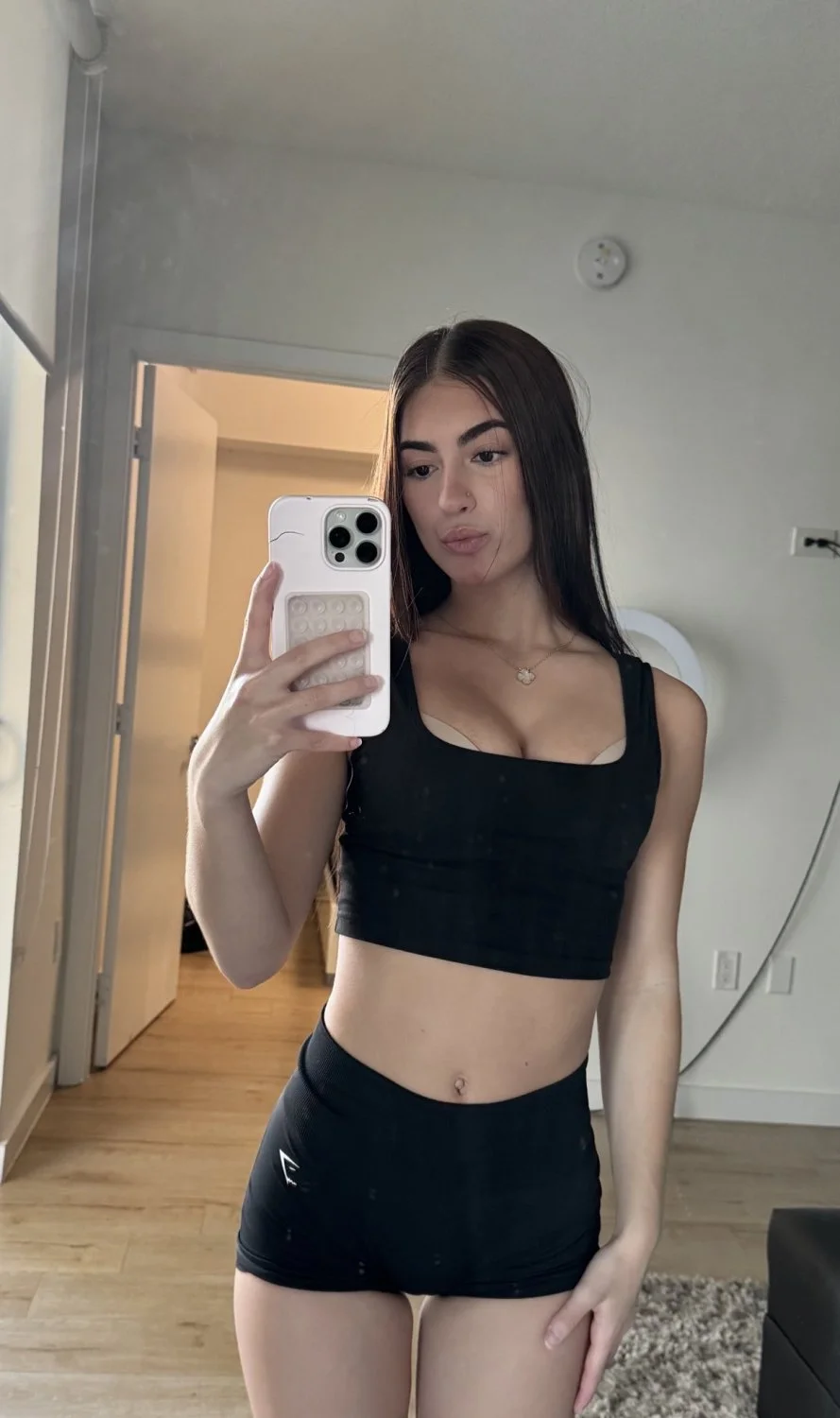 Sexy big tit latina slut Daniela image 31