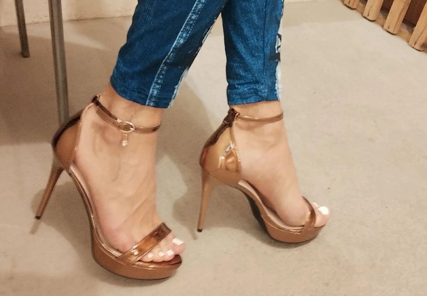 Skinny Feet in sexy High Heels 🦶🏻👠😋 image 6
