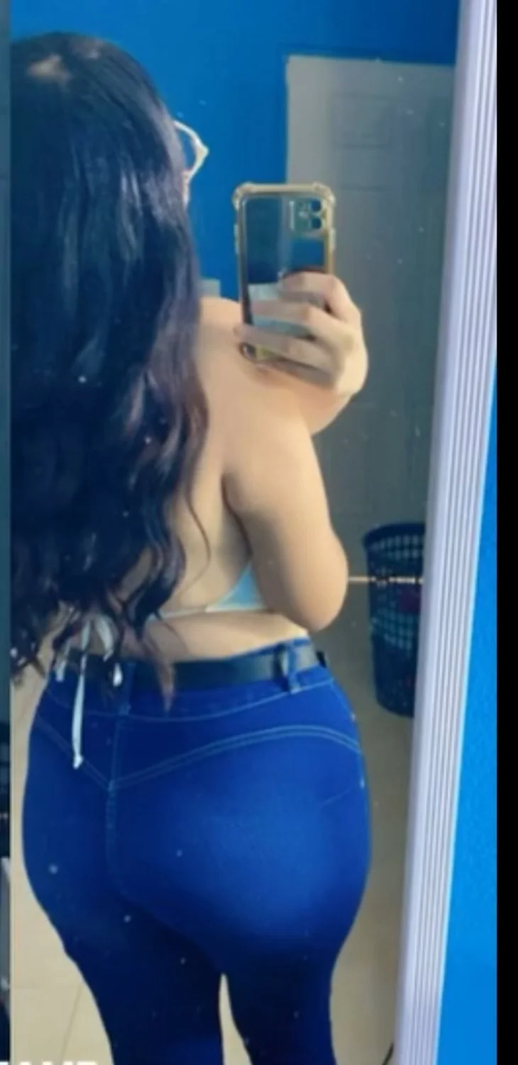 Chica Puta mostrando su cuerpo de putita y sexy image 2