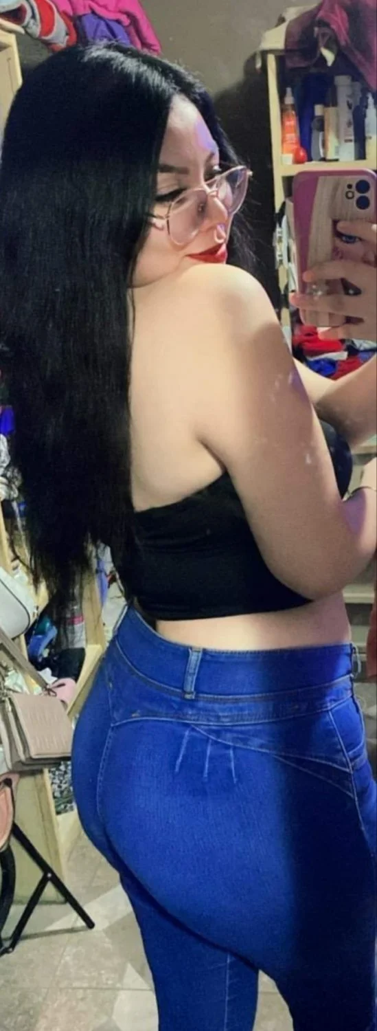 Chica Puta mostrando su cuerpo de putita y sexy image 8