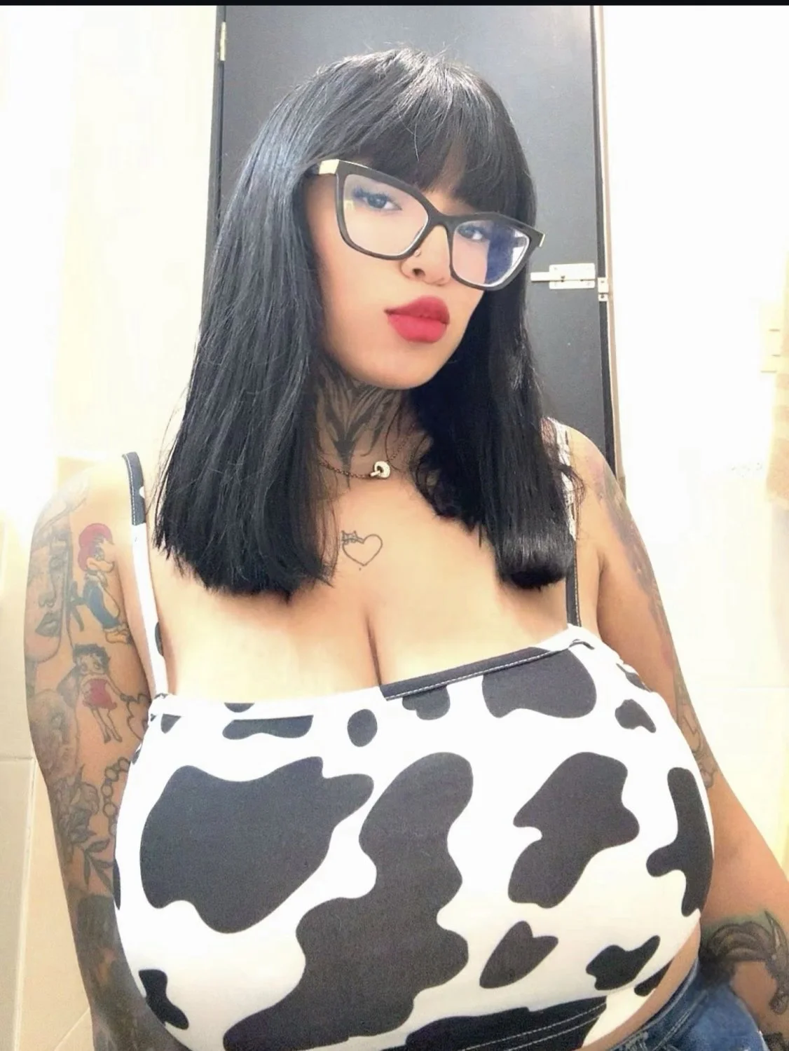 Humongous titty latina with fat ass titties image 31