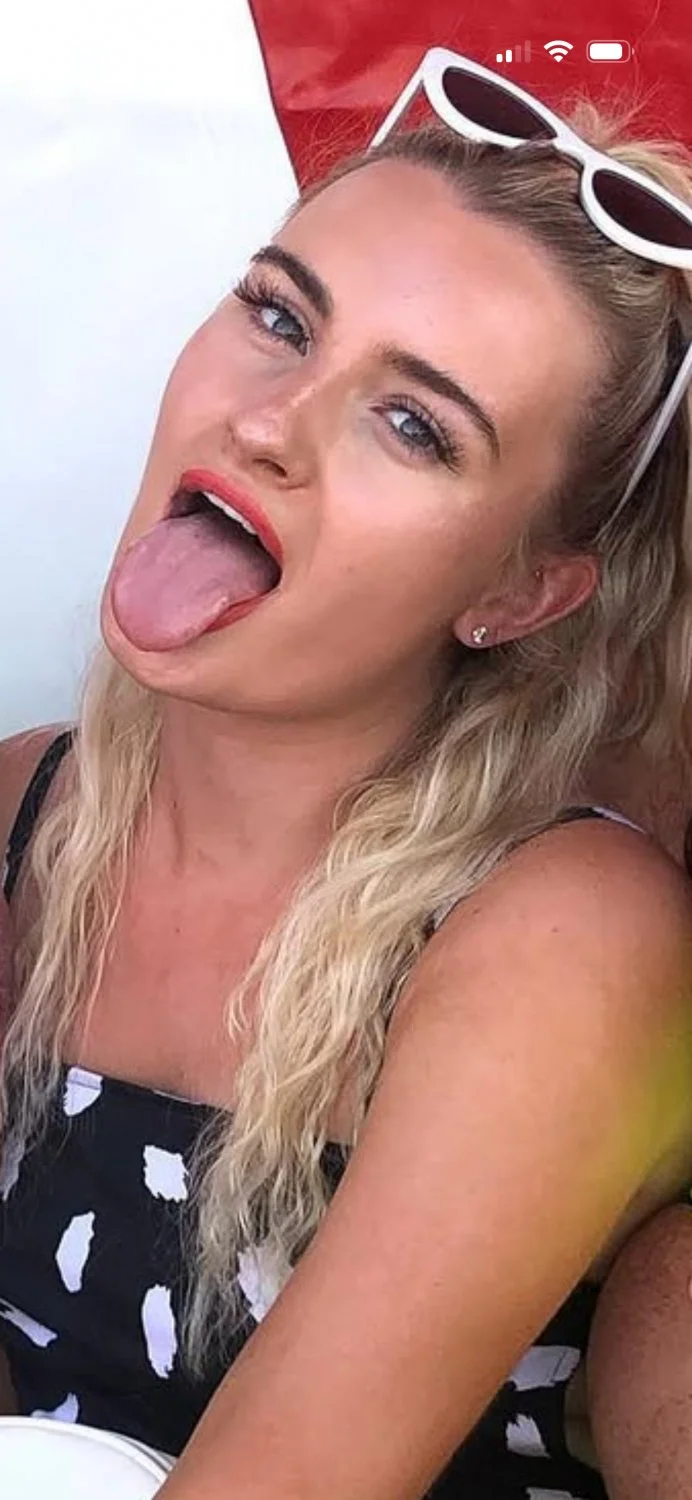whore hanna image 10