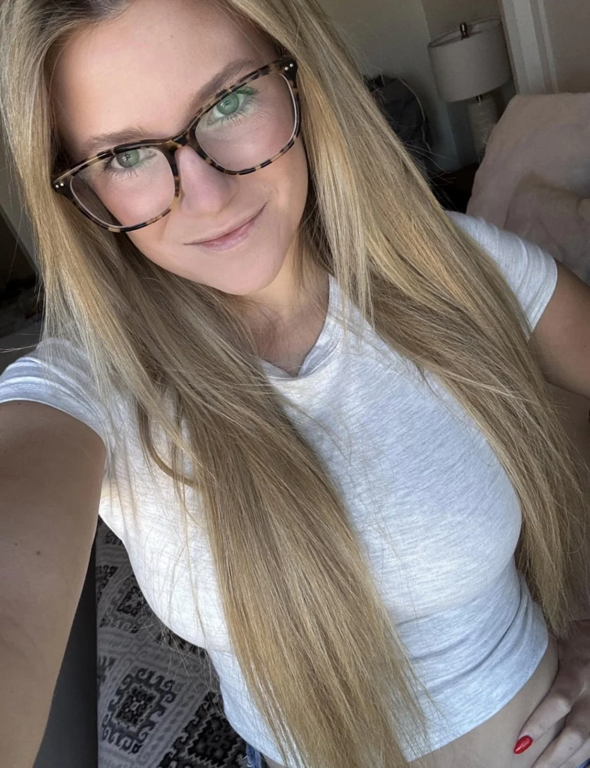 Teacher found on Tinder. Pics leaked image 8