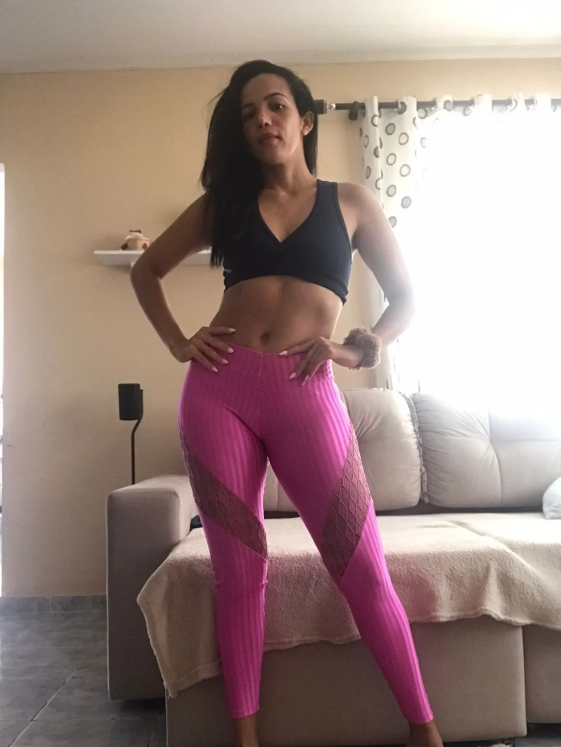 Casada safadinha ama exibir esse corpo gostoso... novinho da igreja meteu a vara ..olha o cu aberto main image