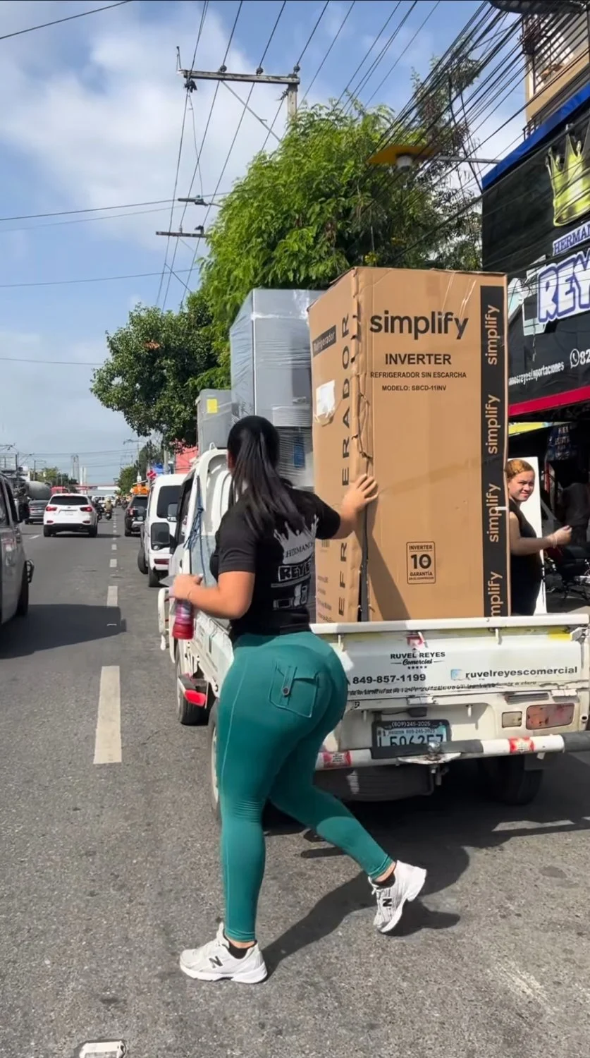 Vendedora GOSTOSA da poha!!!🔥 image 10