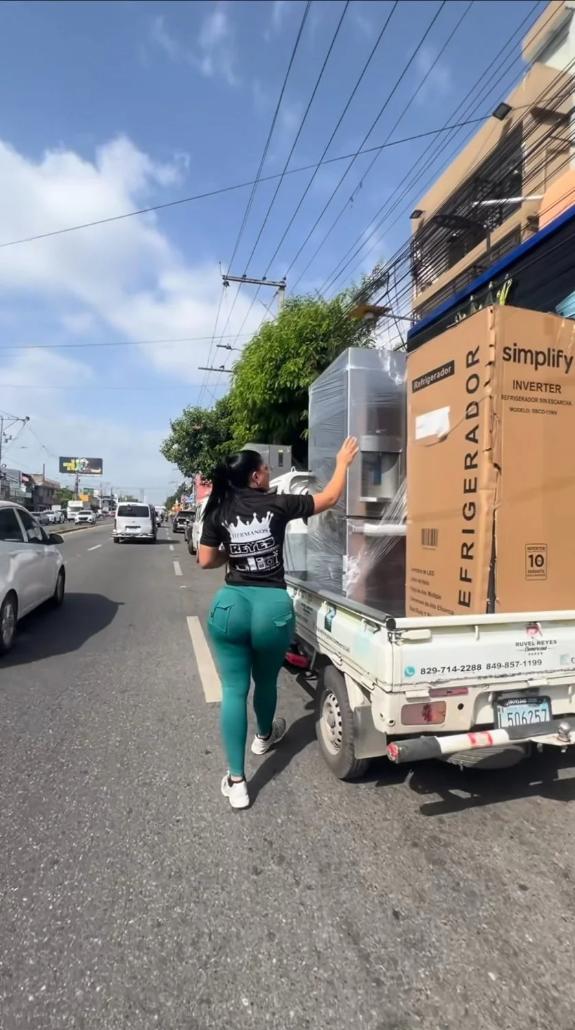 Vendedora GOSTOSA da poha!!!🔥 image 13