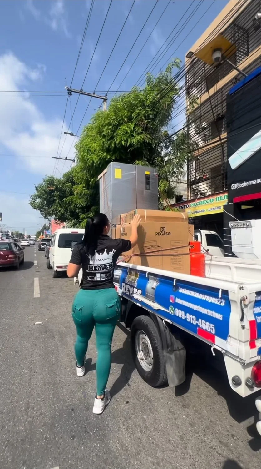 Vendedora GOSTOSA da poha!!!🔥 image 9