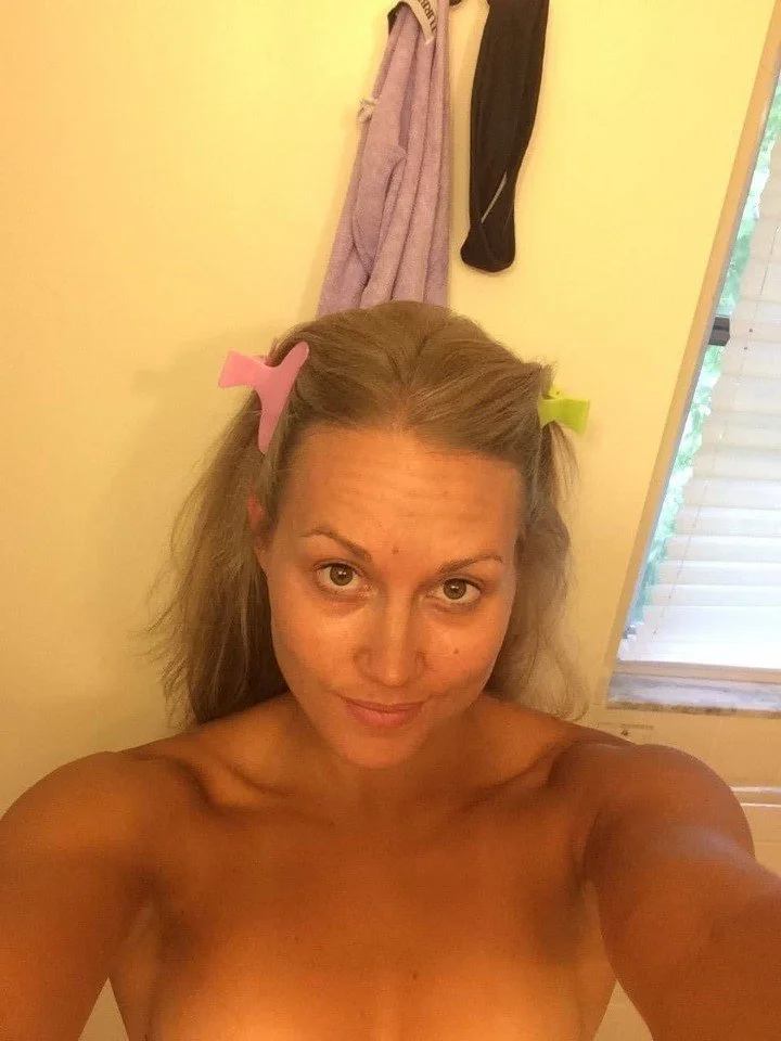 fit blonde mom image 11