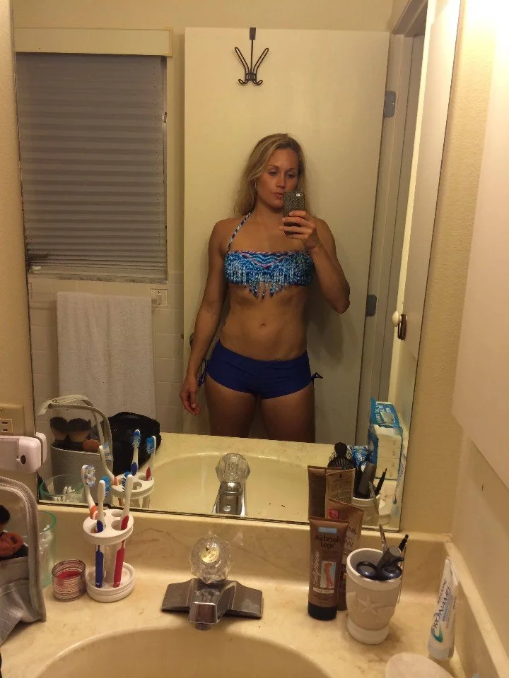 fit blonde mom image 21