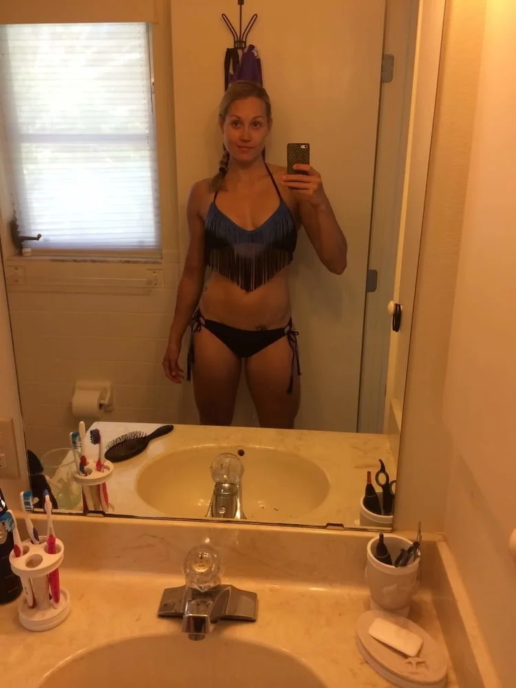 fit blonde mom image 26