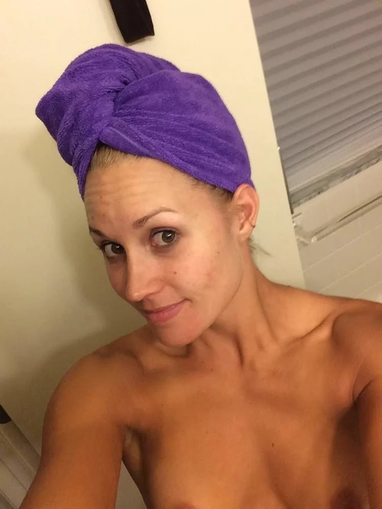 fit blonde mom image 29