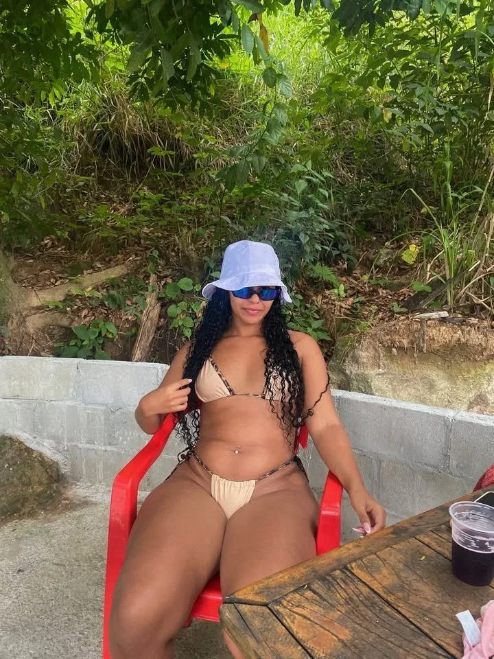 Novinha preta cacheda gostosa sentando e mamando novinho pirocudo image 34