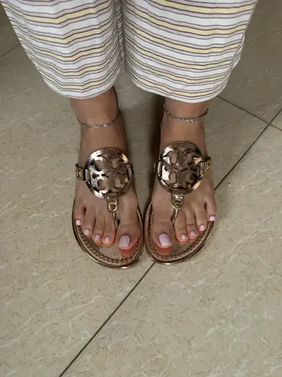 bellasfeet cover image