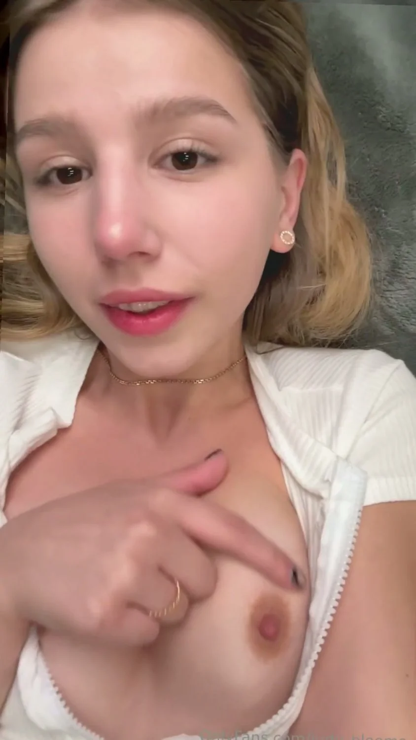 🔞 Wild slutty big ass nude fucking wet 💦🍑 Exclusive OF image 2