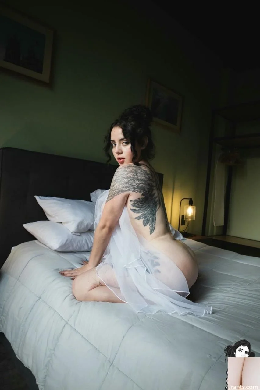 Neveska Martinez image 24