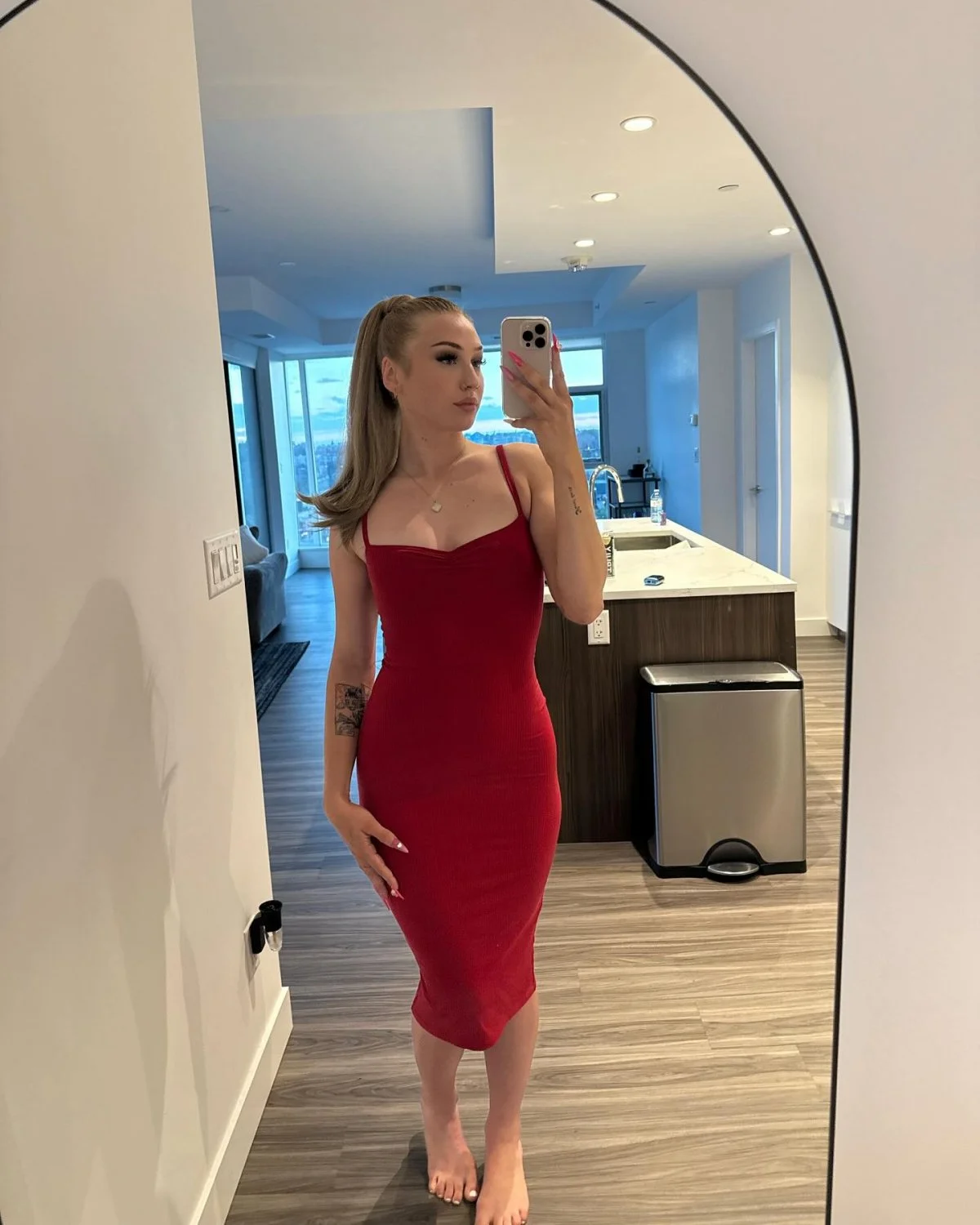 PD #808: Blonde model image 6