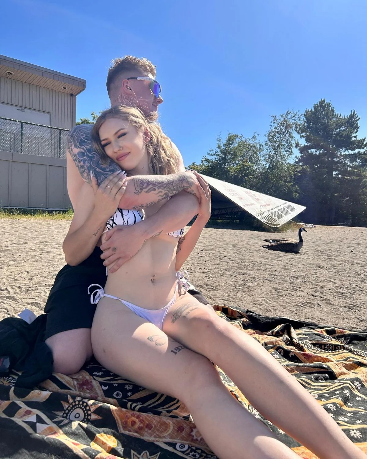 PD #808: Blonde model image 7