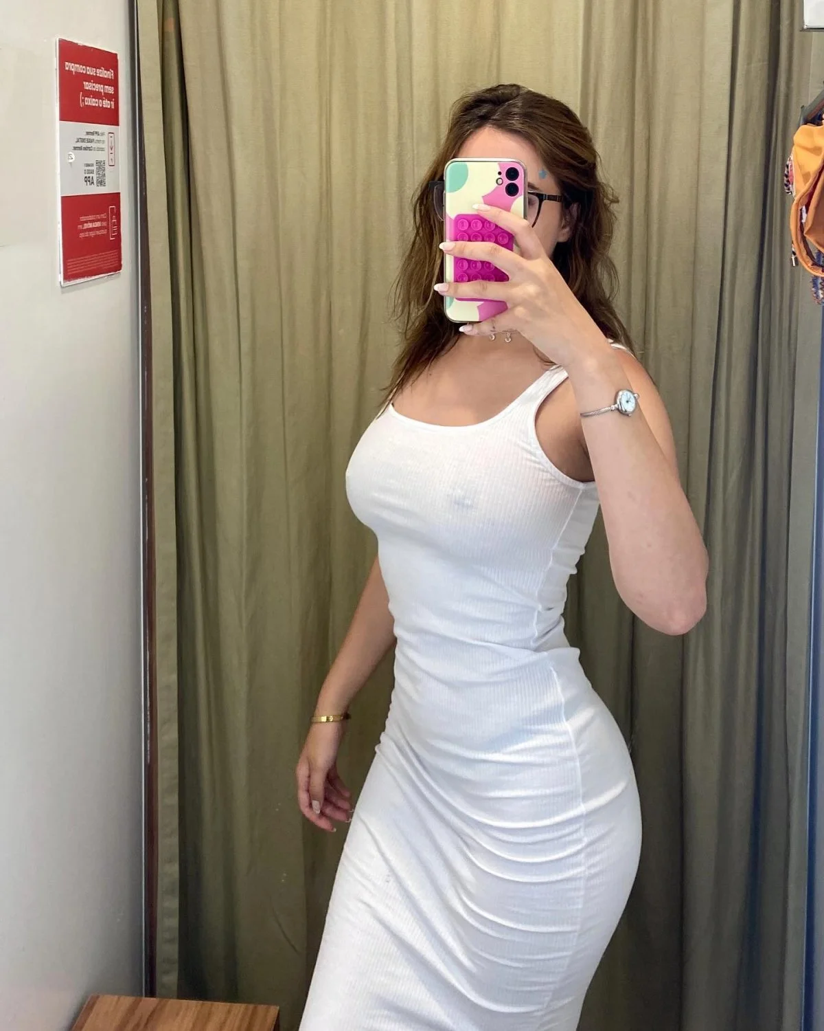 Novinha dançando com piercing marcando image 18