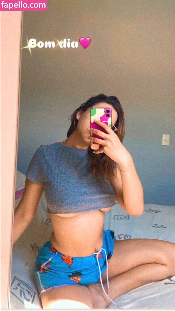 Novinha dançando com piercing marcando image 7