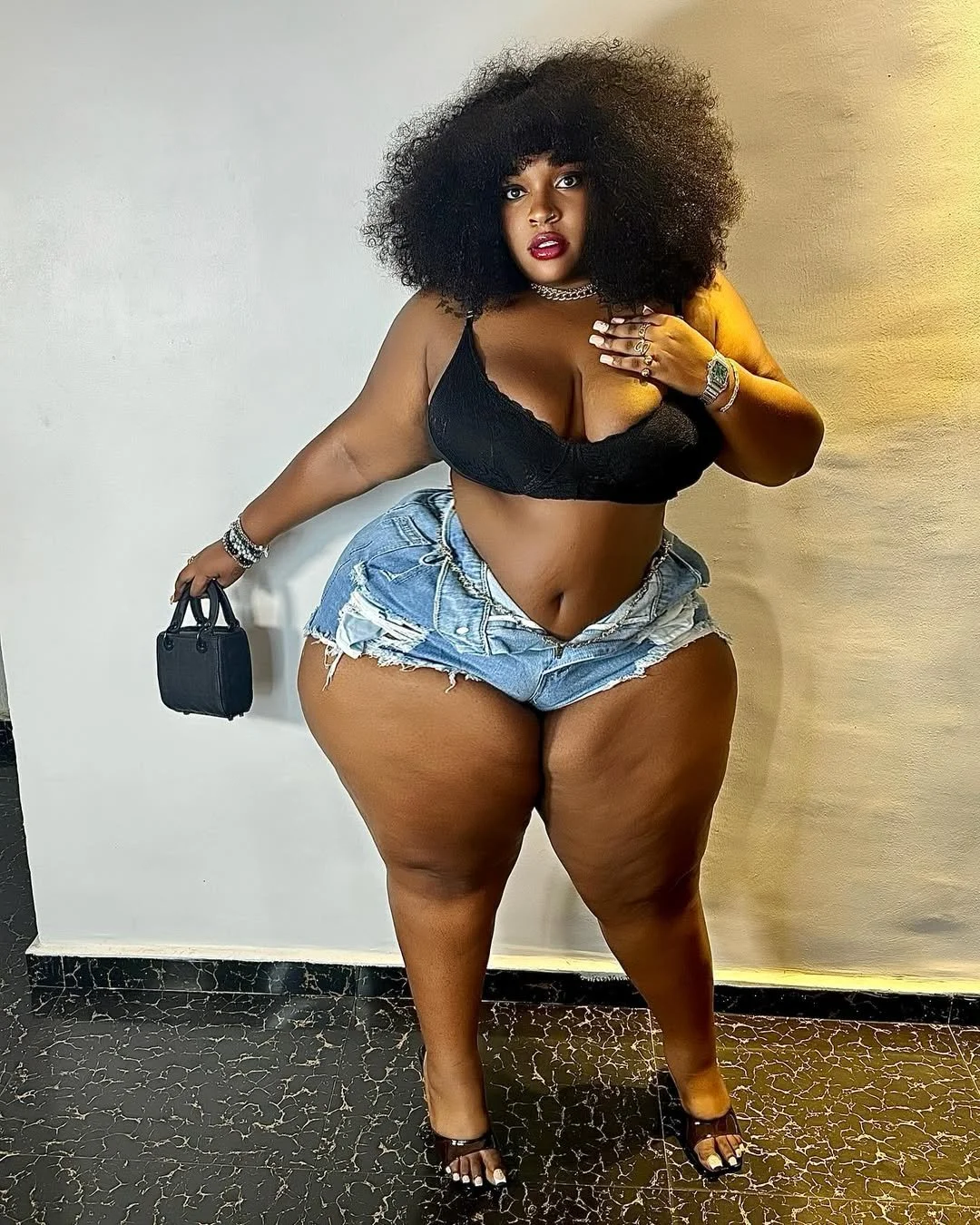I play wit dem thick onez image 12